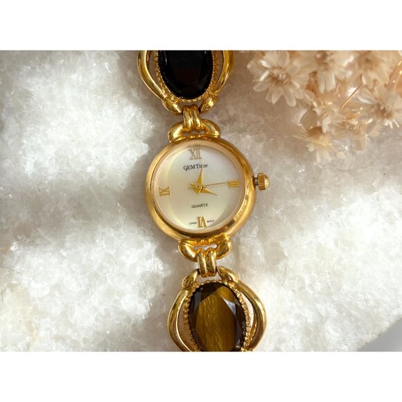 Gem Time Mother of Pearl Gold Toned Rhinestone Vintage Wristwatch 22mm - WORKS! - Picture 2 of 10